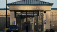 Un beneficiario de DACA se opuso a la detención de un miembro de la comunidad por parte de ICE. Ahora enfrenta la deportación