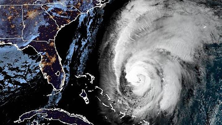 Hurricane Melissa tracked by NHC as it storms off Florida coast
