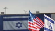 Donald Trump aterriza en Israel, donde es recibido por Netanyahu y Herzog, para asistir a la liberación de rehenes
