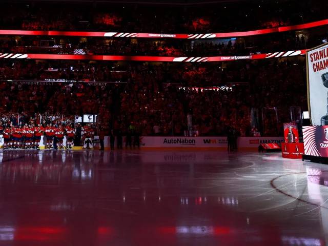 Panthers raise banner as NHL three-peat bid opens with win