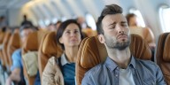 Qué alimentos se deben evitar antes de un vuelo, según recomendaciones de expertos