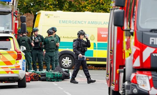 En pleno Yom Kipur, un hombre ataca una sinagoga en Manchester y mata al menos dos personas