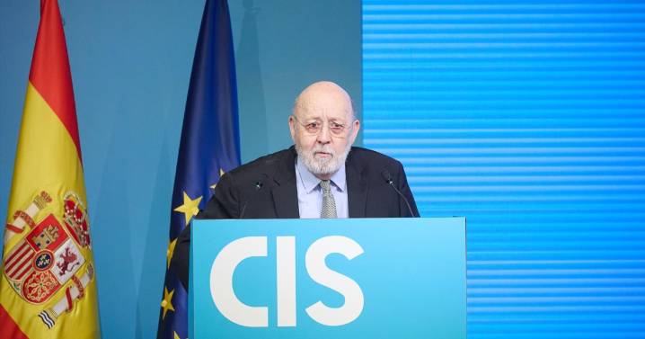 Tezanos, desatado: dispara al PSOE 15 puntos por encima del PP en plena corrupción de Sánchez