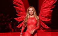 La Bichota desplegó sus alas en el Victoria’s Secret Fashion Show