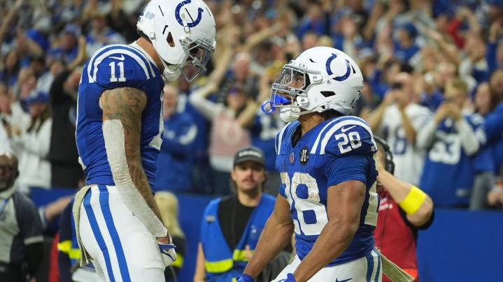 Colts dominate Titans 38-14 for 7th win of season
