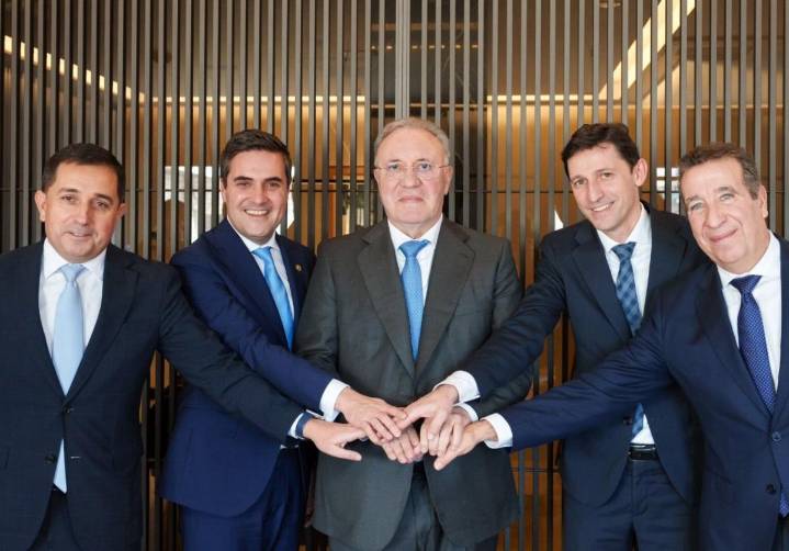 Gobierno Vasco, BBK y Vital respaldan a Jainaga en Talgo pese a la imputación