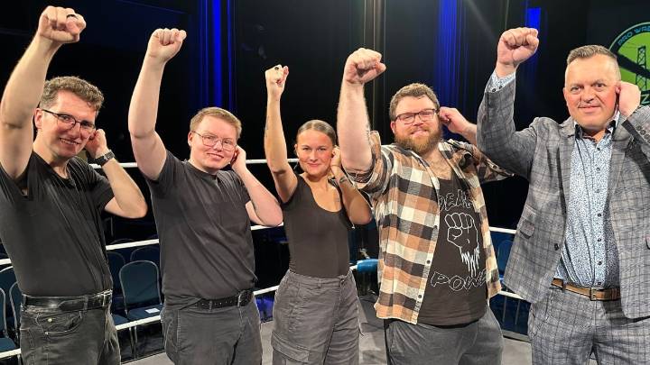 Deaf Nova Scotia wrestler helps bring interpreters to events