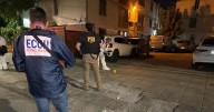 Fallece hombre tras ser baleado desde automóvil en Recoleta