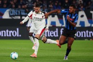 Santi Gimenez se lesiona en el AC Milan vs Atalanta: ¿qué le pasó al delantero