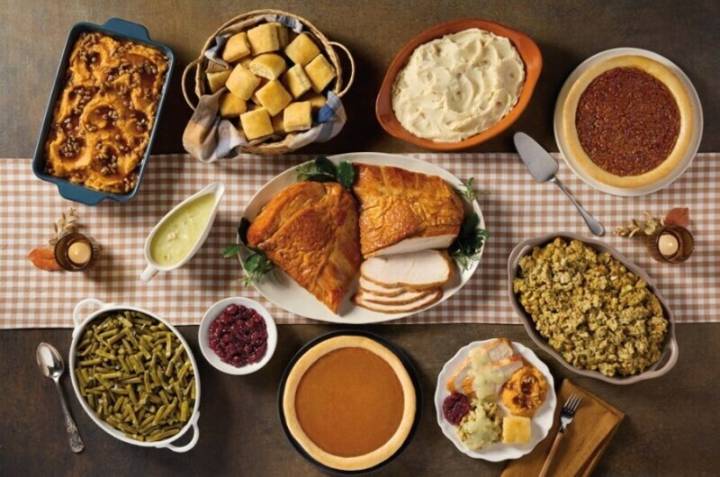 Cracker Barrel Sets the Table for the Holiday Season with Classic Comforts