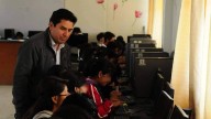 Así opera el programa para trasladar a maestros a sus escuelas en Puebla