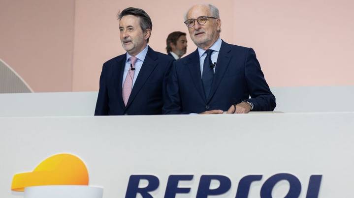 Repsol gana 1.177 millones hasta septiembre, un 34 % menos