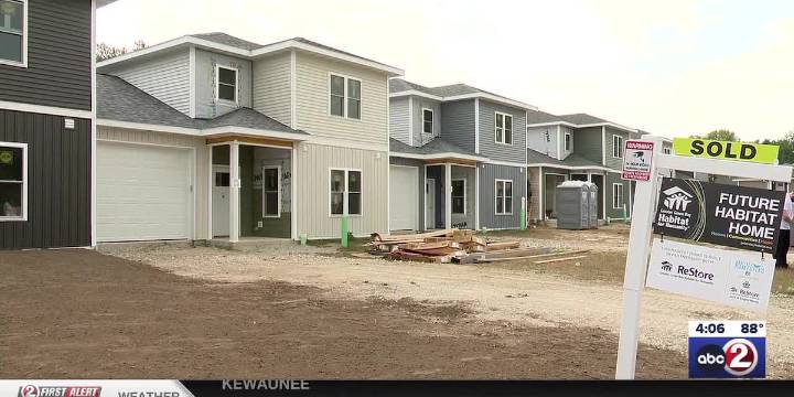 Habitat For Humanity holds block party at their 13