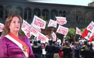 Dina Boluarte observa ley que otorgaba pensiones de 3300 soles a docentes cesantes y jubilados