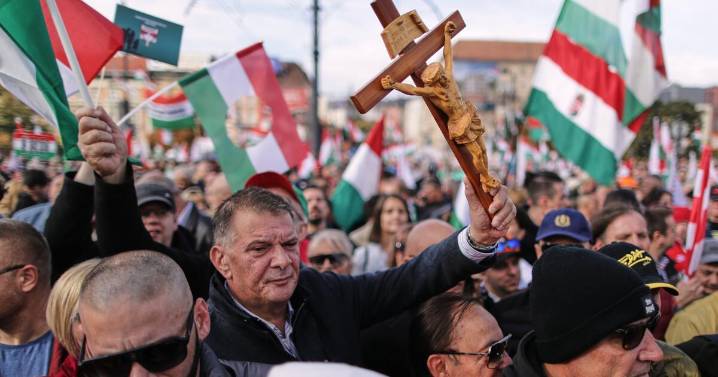 Thousands march in Budapest to support Orbán amid election challenges