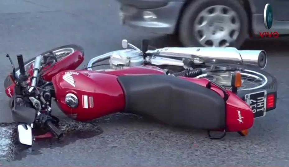 Falleció el hombre que chocó con una camioneta mientras iba hacia una escuela en El Carril