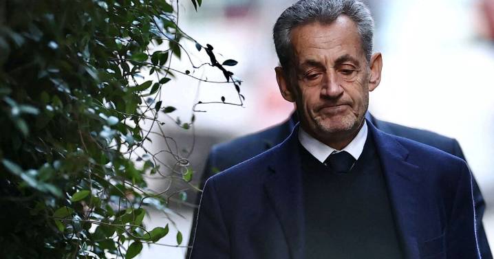 El expresidente francés Nicolás Sarkozy entra a prisión por asociación ilícita