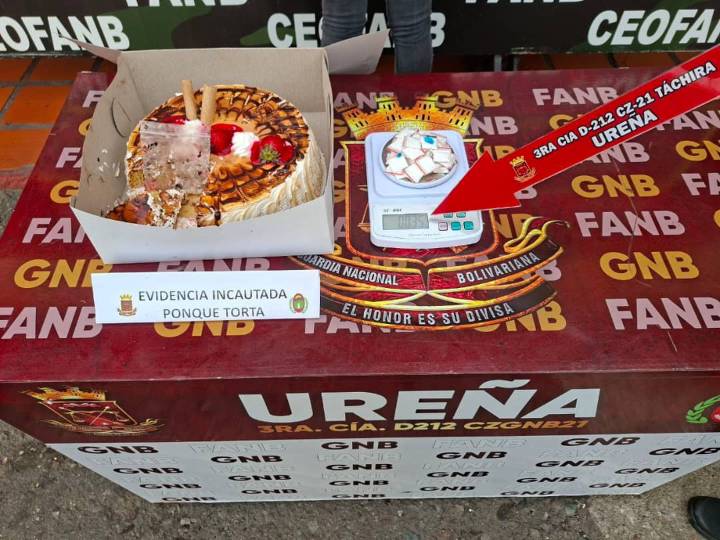 Un caucho de moto y una torta de cumpleaños fueron utilizados para transportar droga
