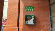Graus cuenta con cuatro nuevos desfibriladores instalados en vías públicas