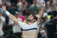 Venció a su primo en la final: el conmovedor llanto de Valentin Vacherot tras coronarse campeón del Masters de Shanghái