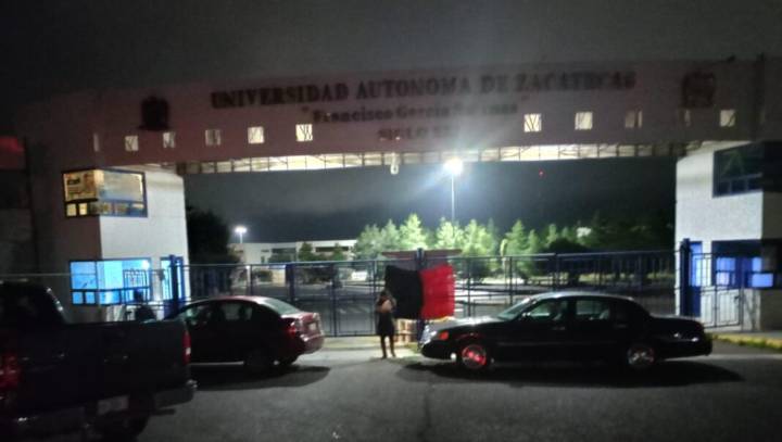 Toman Campus Siglo 21 y, tras diálogo, liberan las instalaciones