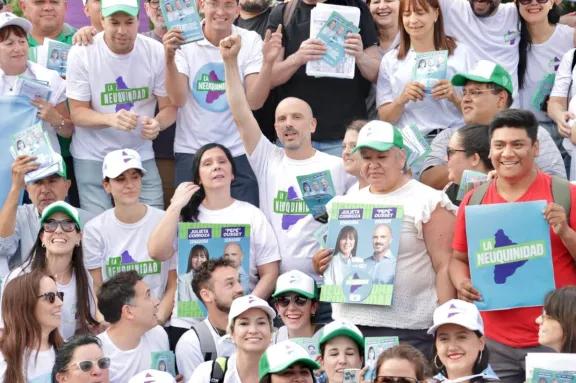 Neuquinos participaron de las recorridas simultáneas de La Neuquinidad