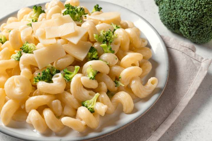 Riesgo por Listeria: El FSIS advierte sobre coliflor contaminada en comidas listas para comer