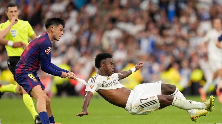 Barcelona midfielder Pedri sidelined with muscle tear as team's injury list grows