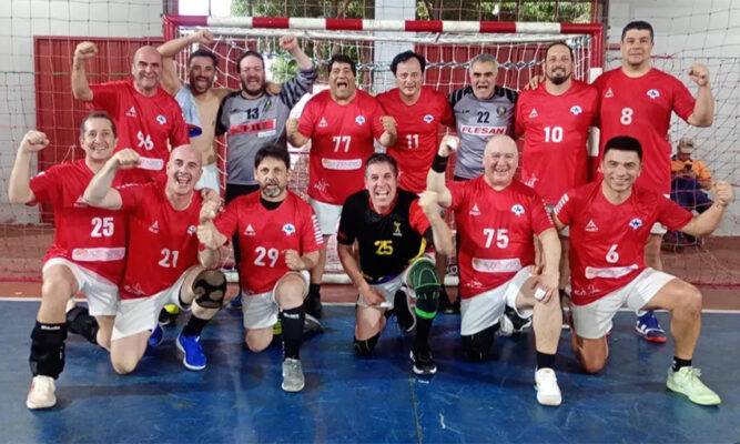 Magallánicos terceros con la Selección Chilena  en Copa América Master de handbol en Asunción