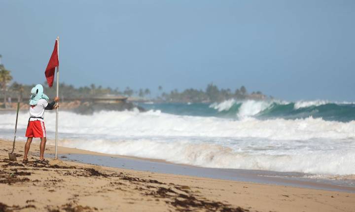 Conocido surfista muere ahogado en playa de Rincón