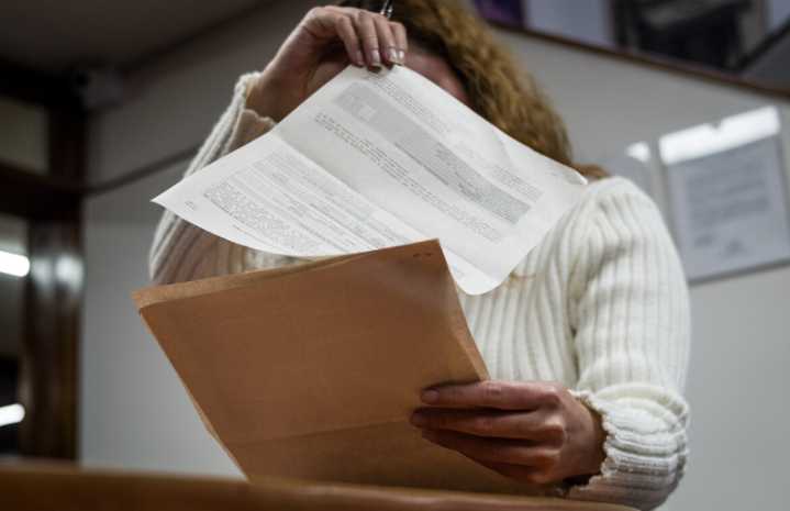DIAN investiga miles de contribuyentes por uso de facturas falsas