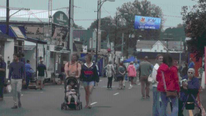 Rainy days fail to slow down Evansville Fall Festival