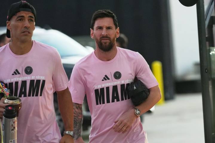 Messi gets trophy, then has two goals to lift Inter Miami past Nashville 3