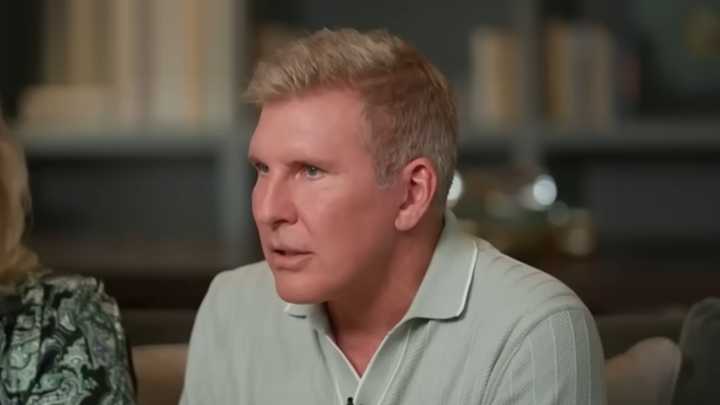 Lindsie Blasts Dad Todd Chrisley, Vows to Reveal the Truth