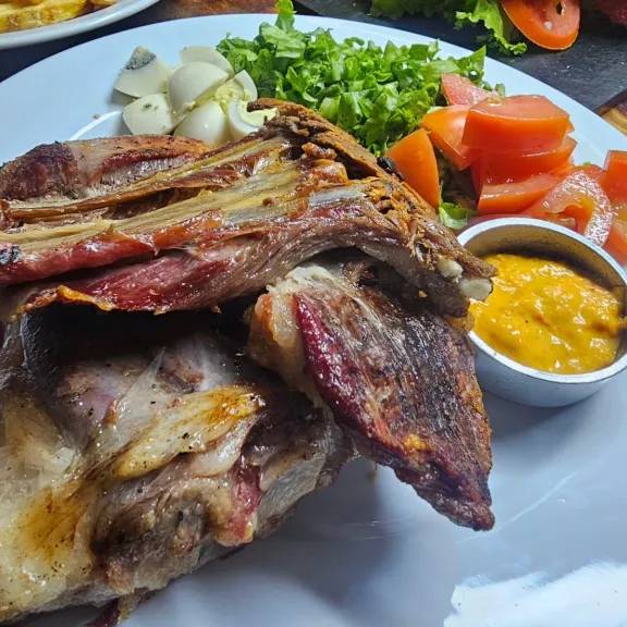 Chos Malal anunció los precios del chivito para la fiesta: cuánto cuesta la porción, la mitad y el entero