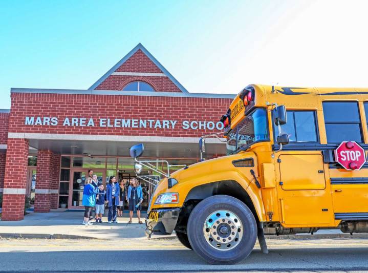 Mars School Board awards contracts for elementary school renovation