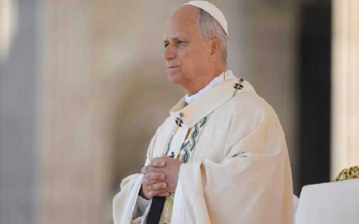 Papa León XIV saluda a delegación venezolana durante la canonización