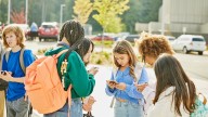 El director de una escuela defiende los móviles en clase: "Permitía actividades más interactivas y participativas"