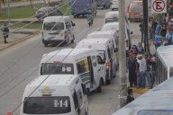 “Queremos más camiones": Cancunenses exigen el retiro de combis por deterioro de unidades y mal servicio