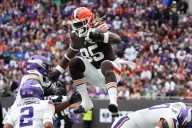 Deadspin | Browns TE David Njoku (knee) remains day-to-day