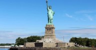 Estatua de la Libertad cierra al público durante el cierre gubernamental de EU