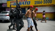 Negocios cerrados y hospitales colapsados: sigue el terror en Río de Janeiro tras el operativo antinarco