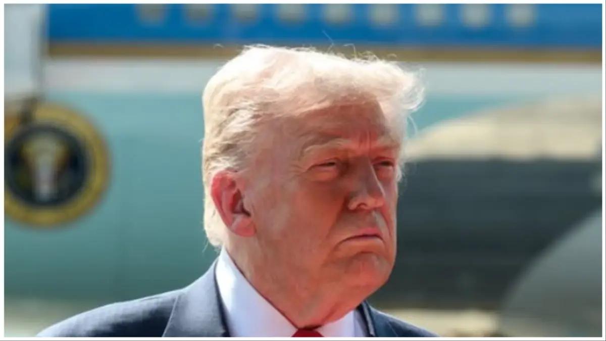 ‘Trying to Hide It’: Trump's Visible 'Shakes' and Struggle to Keep Balance Have Fans Saying His Doctor’s Report Doesn’t Add Up