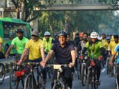 Mandaviya leads ‘Sundays on Cycle’ with doctors and professionals