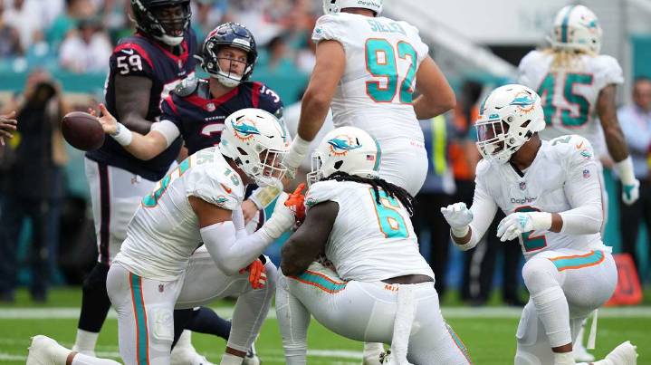 NFL rumors: Eagles linked to Dolphins trade even after Brandon Graham return