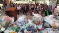 Empresa DeAcero entrega 13 toneladas de alimentos al DIF Celaya para beneficiar a familias
