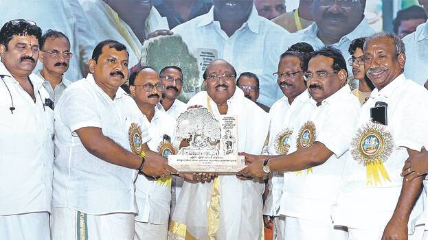 Ezhavas should become vote bank: Vellappally Natesan