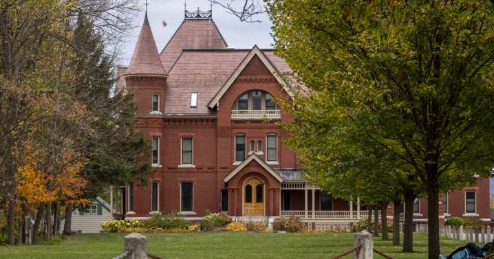 Do vouchers unequally sort Vermont’s students? New data suggests yes