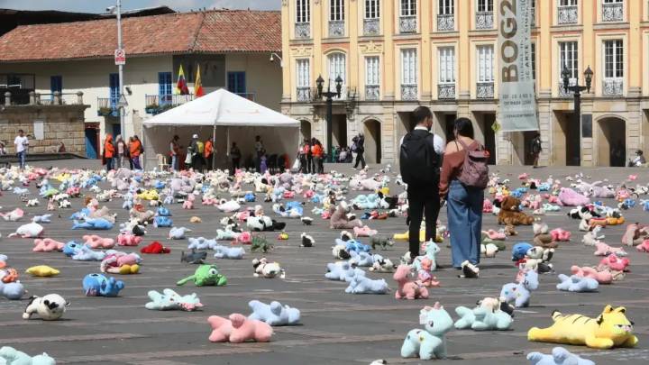 Importante decisión de la Corte Constitucional beneficiará a hijos que hayan sido víctimas de violencia familiar: podrán exonerarse de una obligación