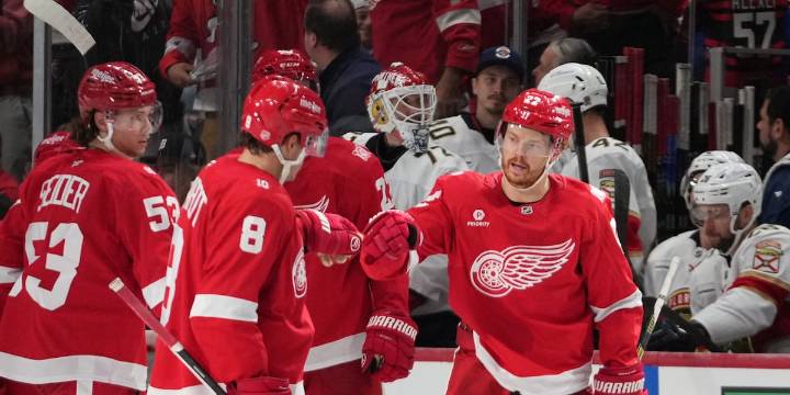 Red Wings beat Panthers 4-1 to send defending champs to second straight loss